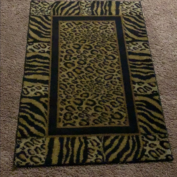 Area rug - Picture 1 of 1